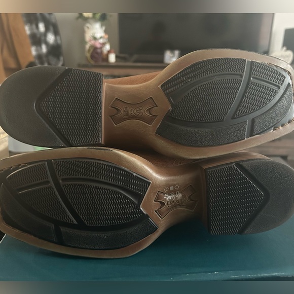 Ariat Women Boots - Picture 7 of 8